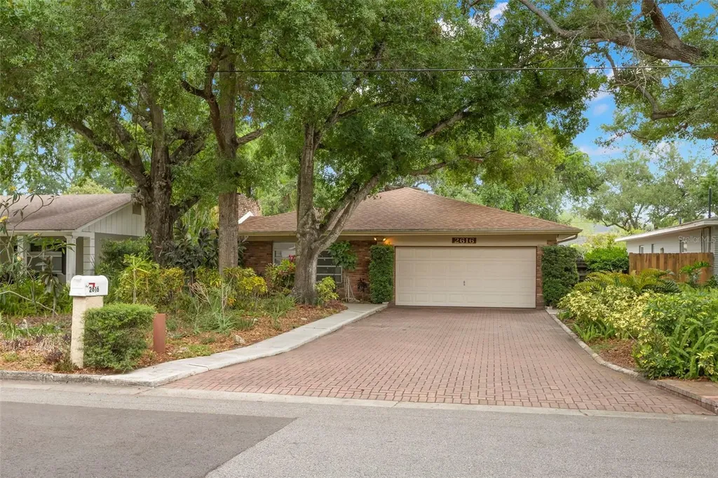 2616 Toronto Tampa FL 33629