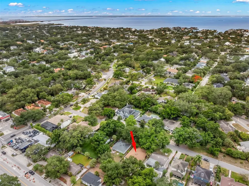 2616 Toronto Tampa FL 33629