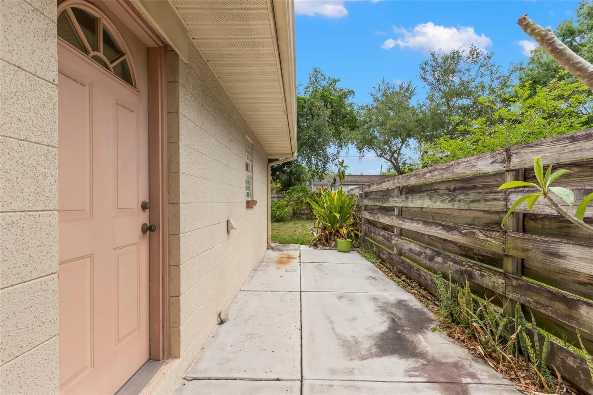 2616 Toronto Tampa FL 33629