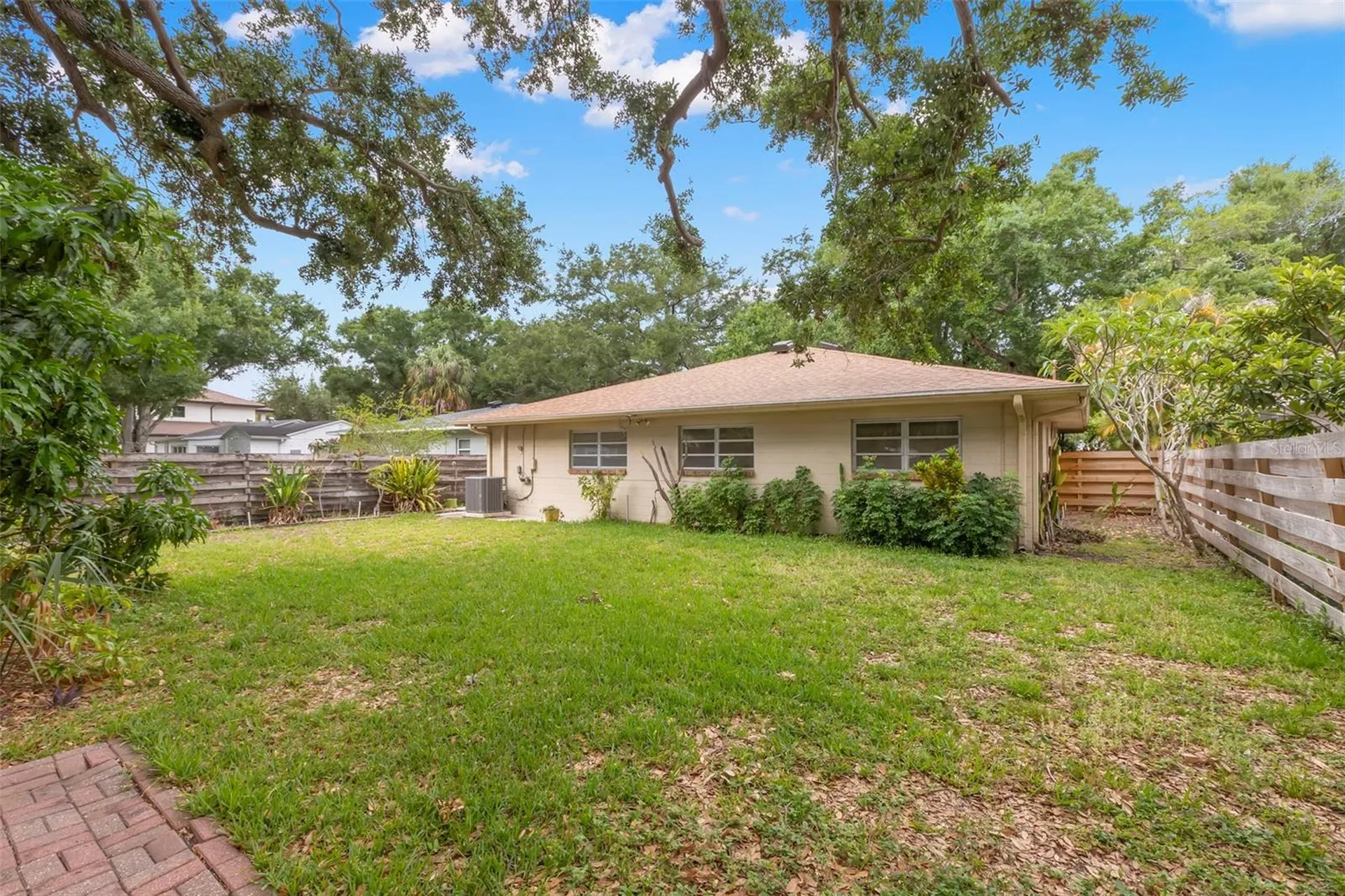 2616 Toronto Tampa FL 33629