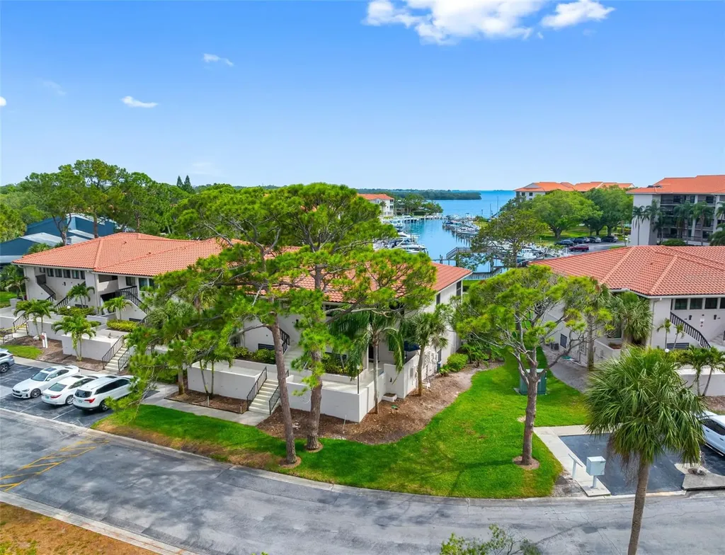 1804 Mariner Drive Tarpon Springs FL 34689