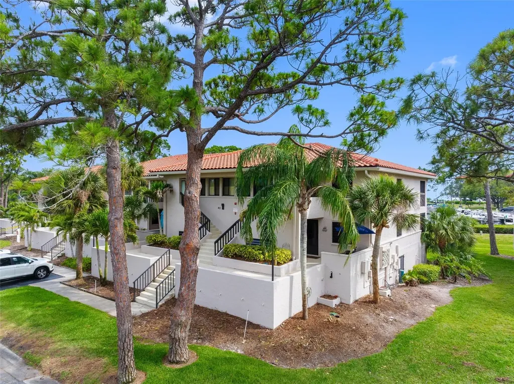 1804 Mariner Drive Tarpon Springs FL 34689