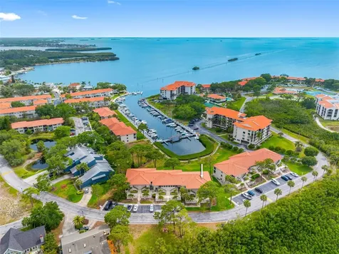1804 Mariner Drive Tarpon Springs FL 34689