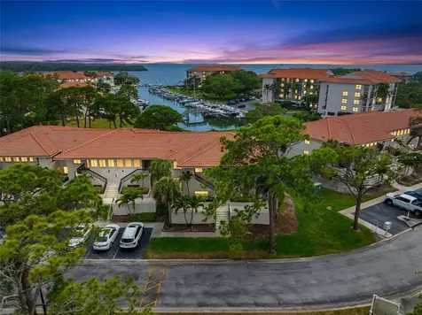 1804 Mariner Drive Tarpon Springs FL 34689