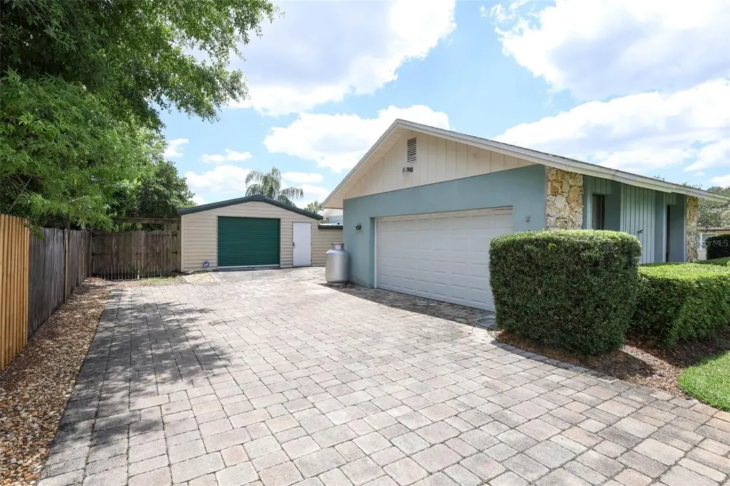 8852 El Prado Avenue Orlando FL 32825