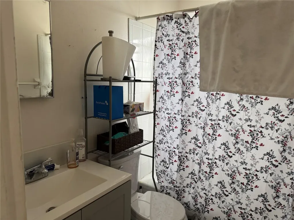 201 E Buchanon Avenue Orlando FL 32809