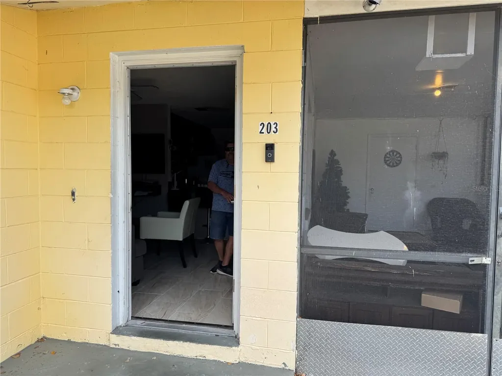 201 E Buchanon Avenue Orlando FL 32809