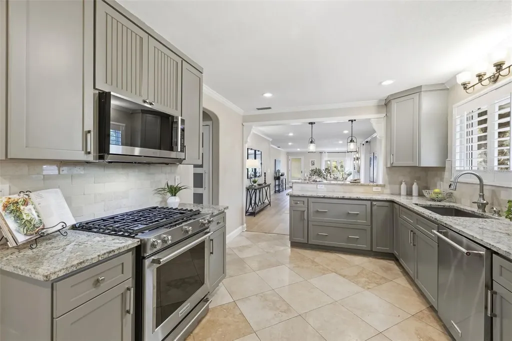 101 26th Avenue NE St Petersburg FL 33704