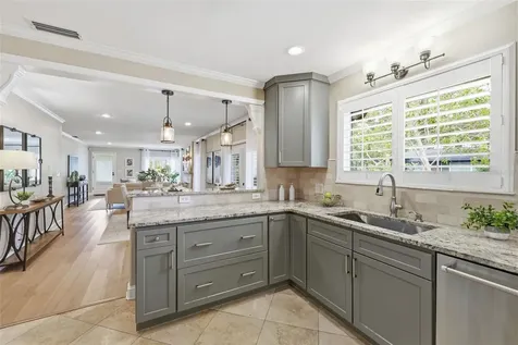 101 26th Avenue NE St Petersburg FL 33704