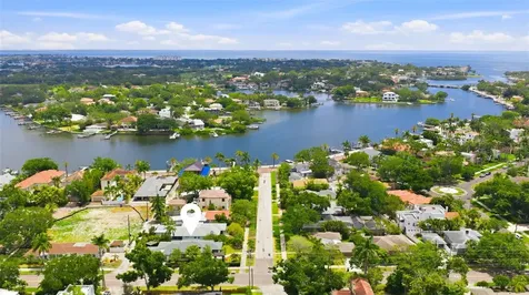 101 26th Avenue NE St Petersburg FL 33704