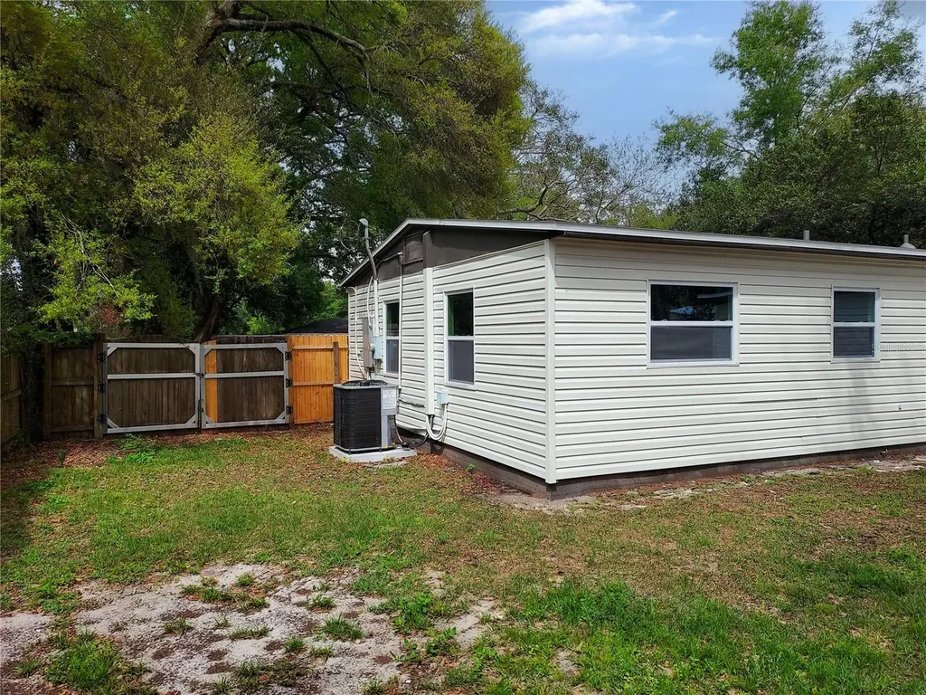 803 Valencia Road Plant City FL 33563