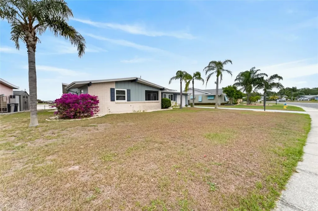 1201 Fordham Drive Sun City Center FL 33573