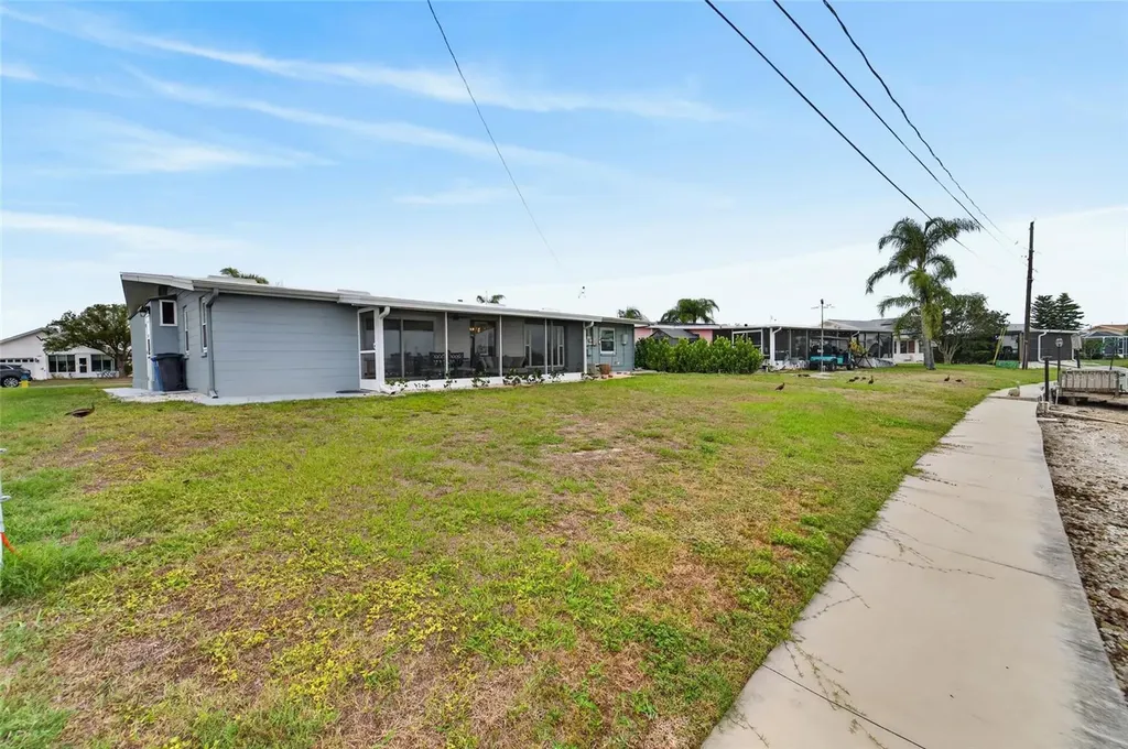 1201 Fordham Drive Sun City Center FL 33573