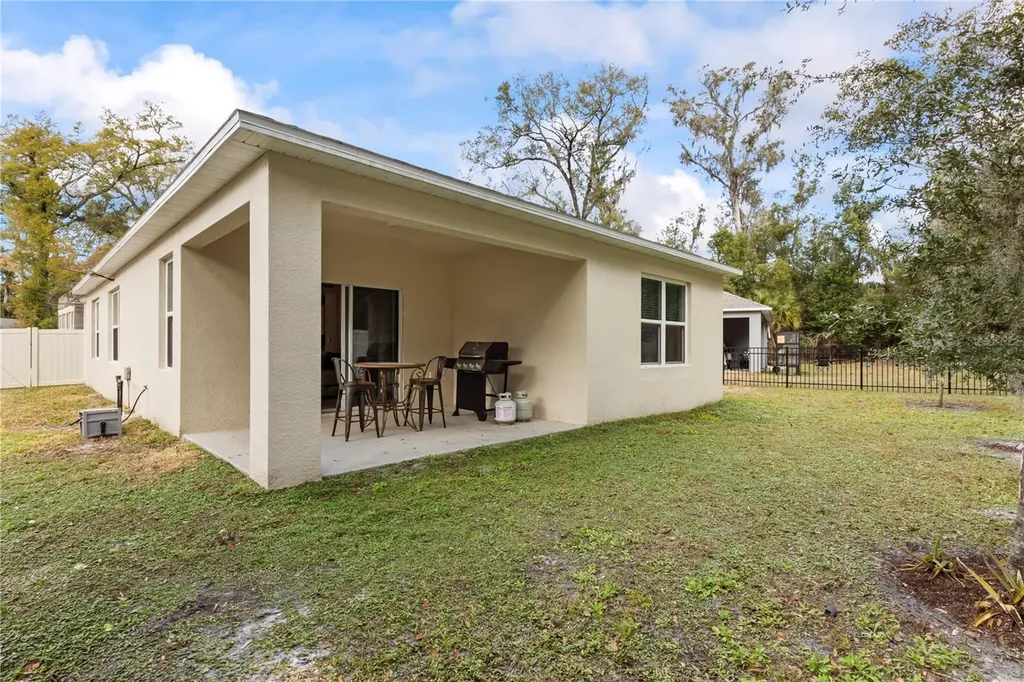 407 Pelham Park Drive Deland FL 32720
