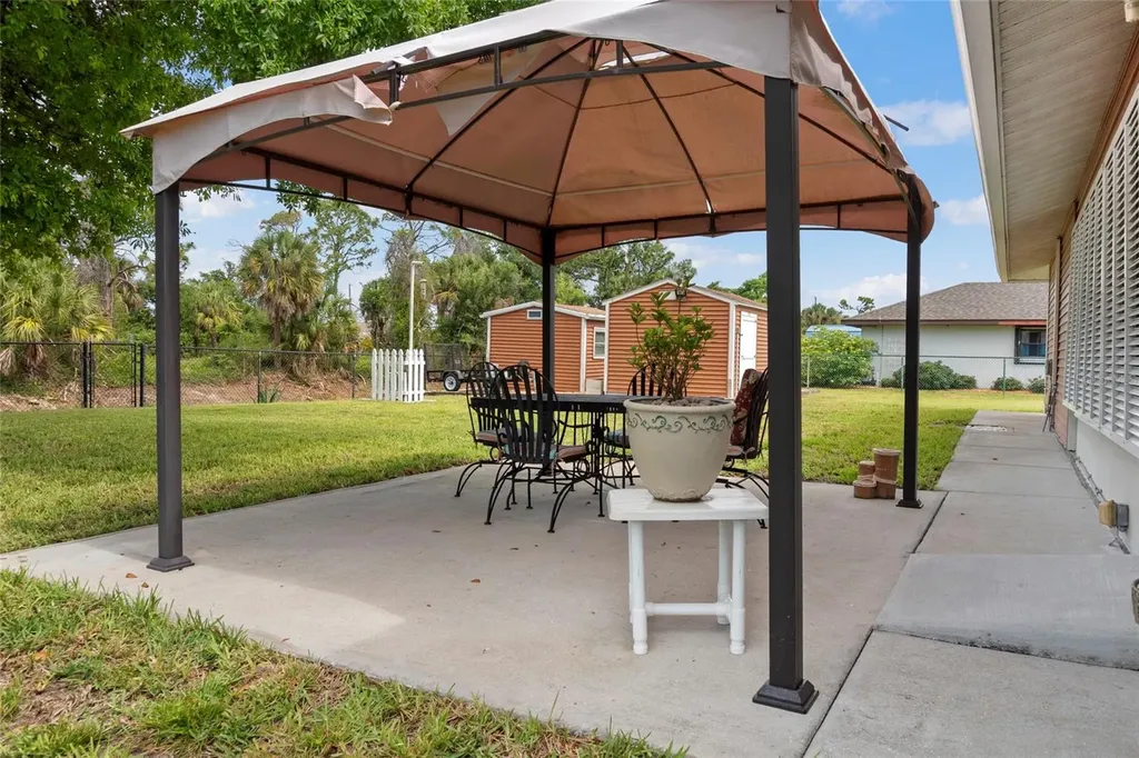 7515 Spinnaker Boulevard Englewood FL 34224