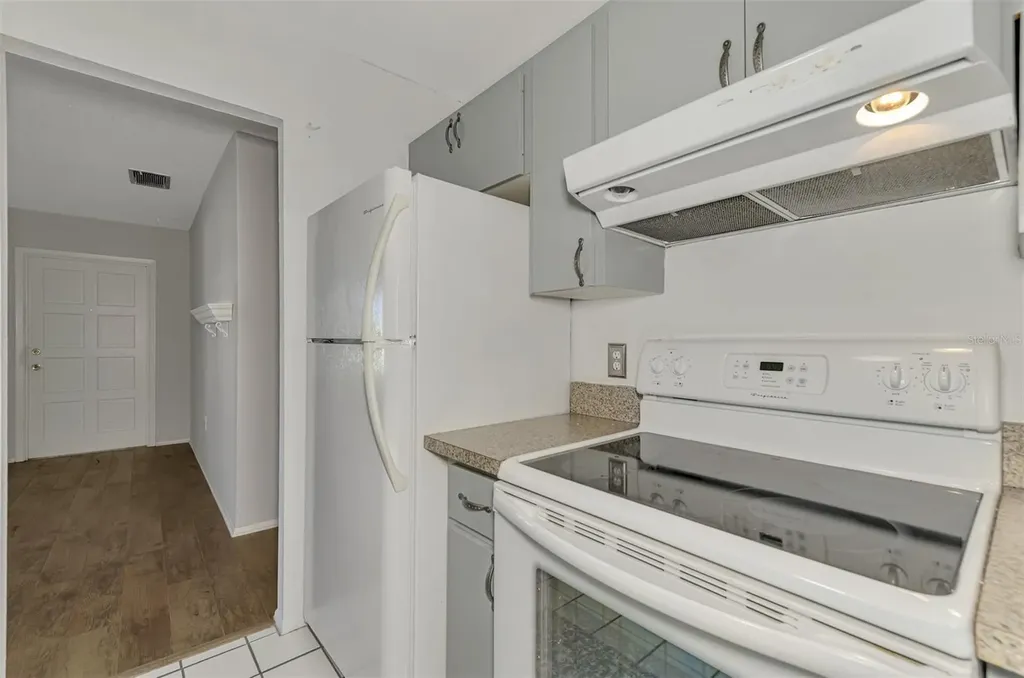 3360 Ramblewood Drive S Sarasota FL 34237
