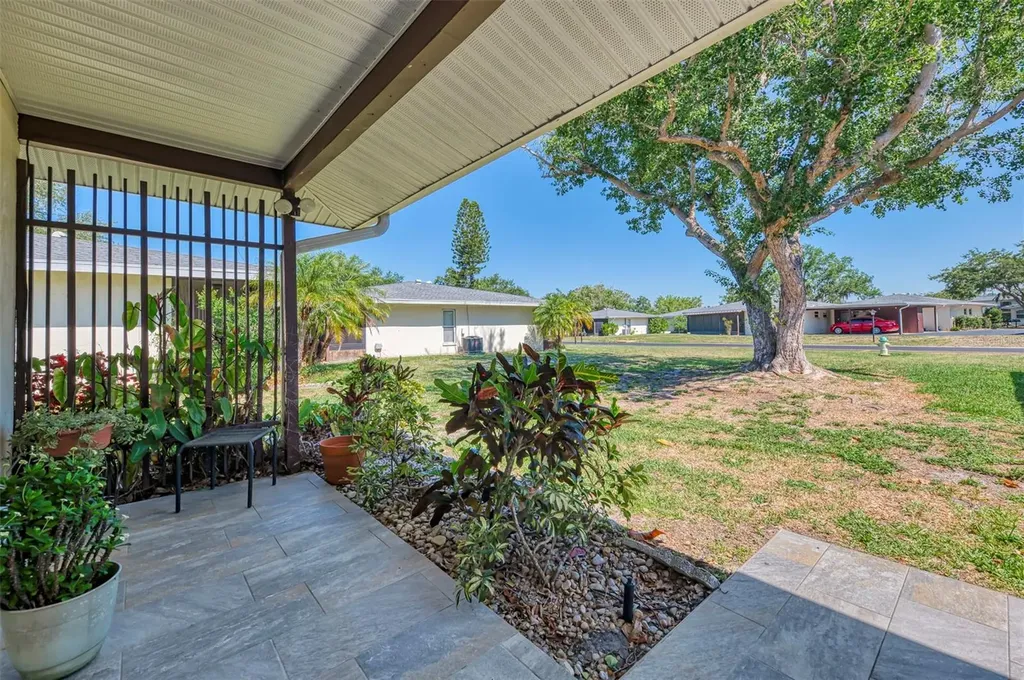 3360 Ramblewood Drive S Sarasota FL 34237