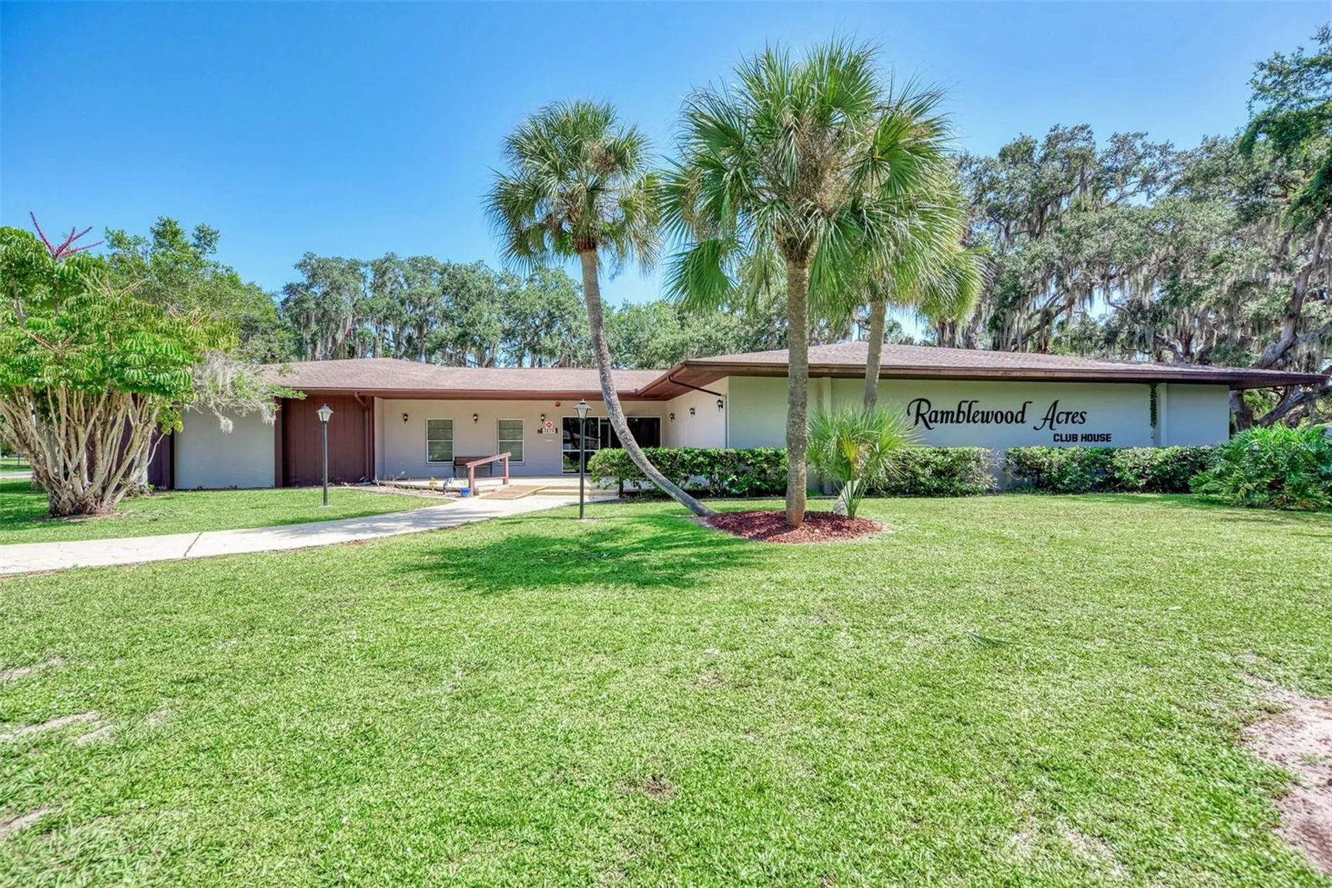 3360 Ramblewood Drive S Sarasota FL 34237