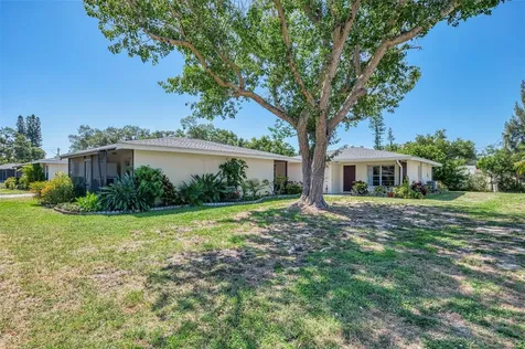 3360 Ramblewood Drive S Sarasota FL 34237