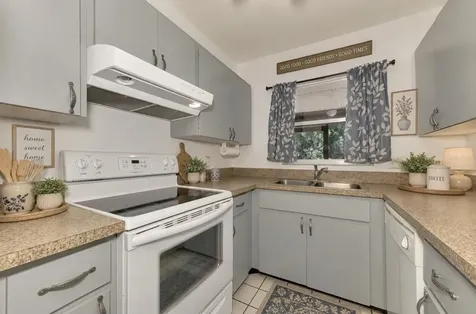 3360 Ramblewood Drive S Sarasota FL 34237