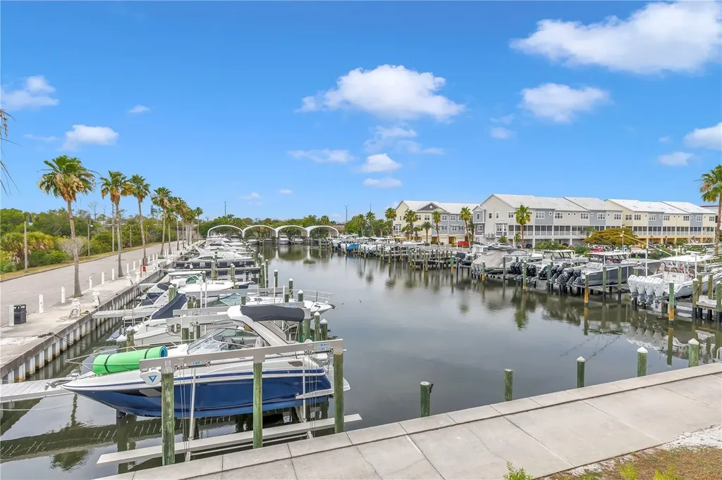 6149 Anchorage Way S St Petersburg FL 33712