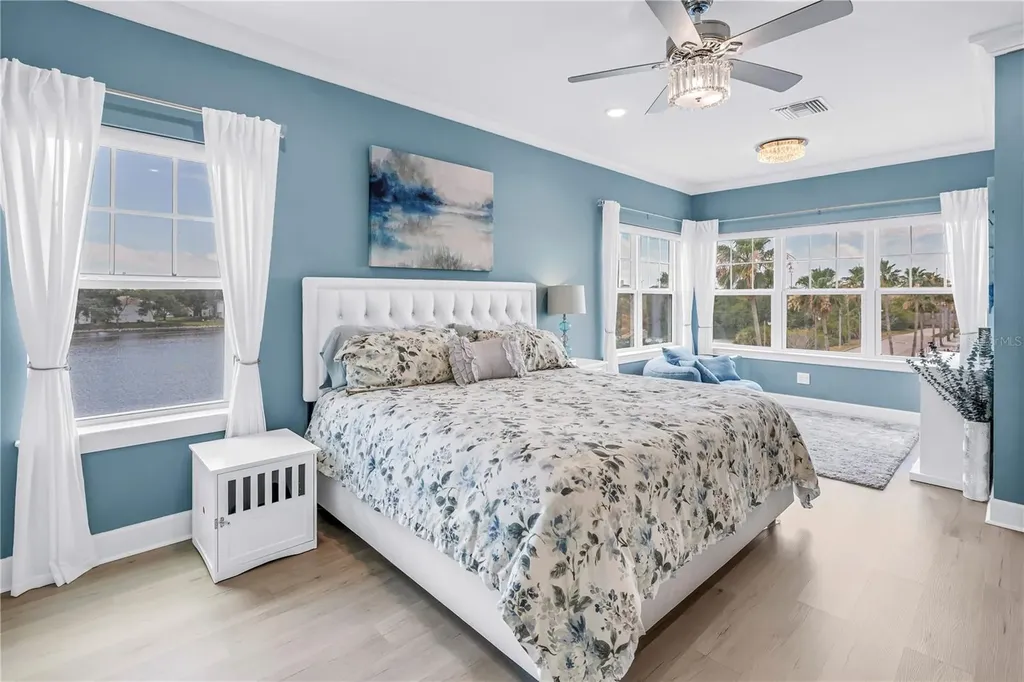 6149 Anchorage Way S St Petersburg FL 33712