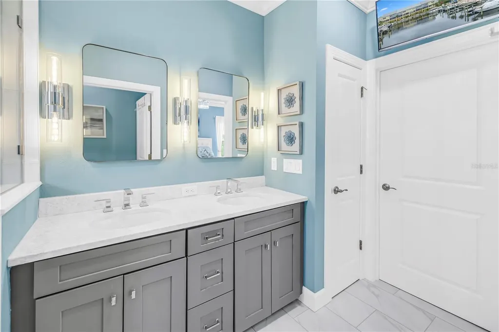 6149 Anchorage Way S St Petersburg FL 33712