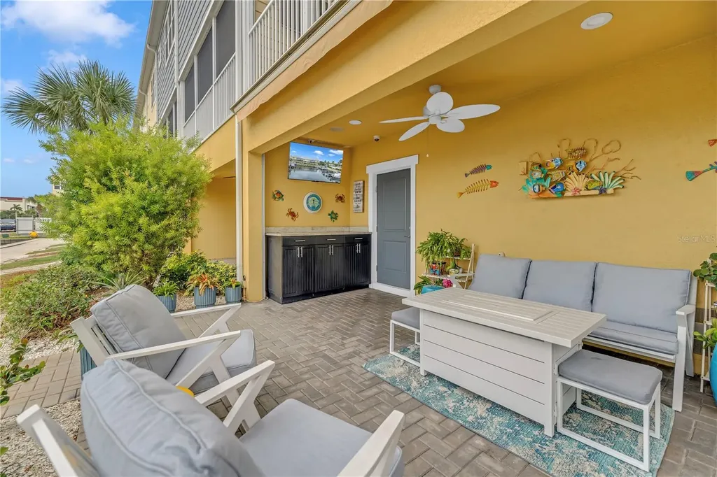 6149 Anchorage Way S St Petersburg FL 33712