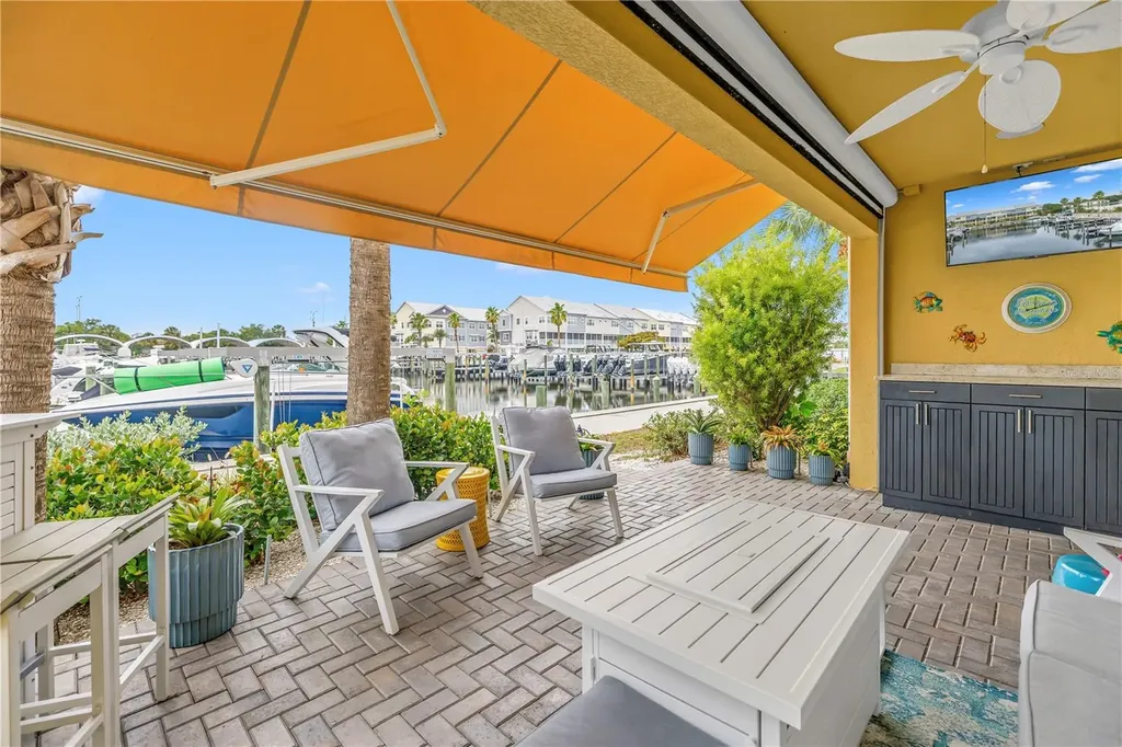 6149 Anchorage Way S St Petersburg FL 33712