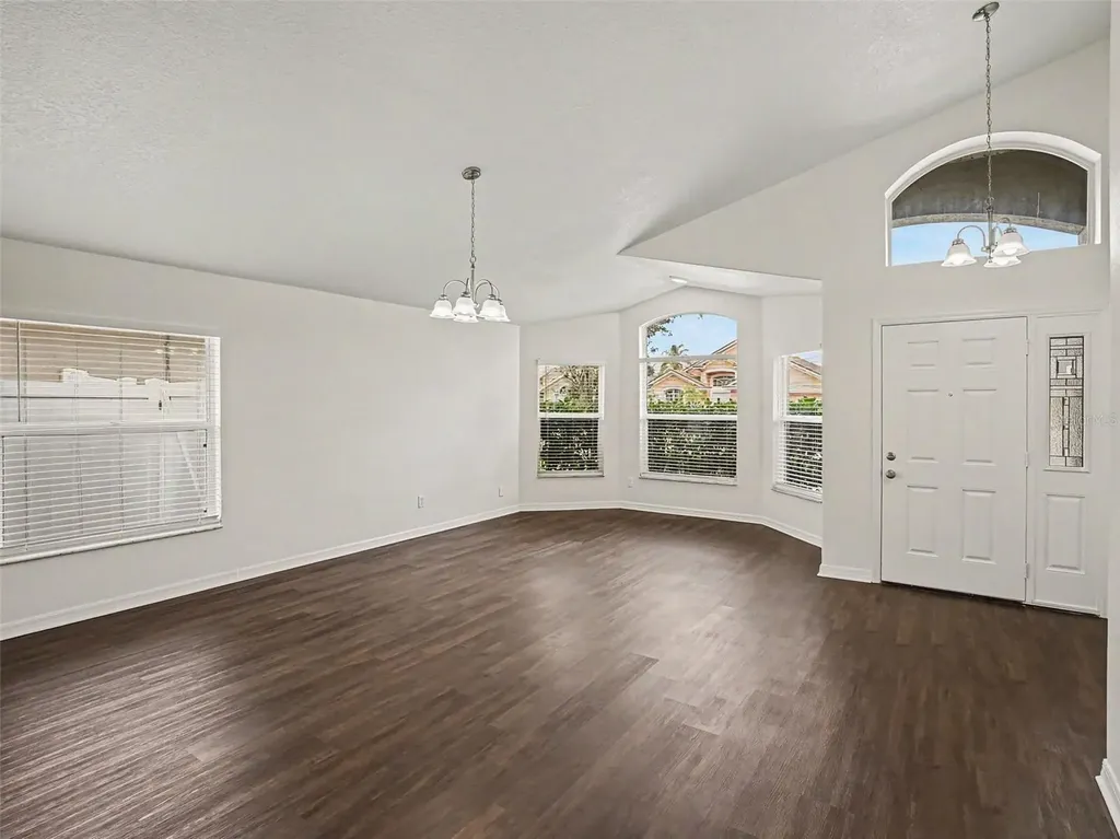 10748 Flycast Circle Orlando FL 32825