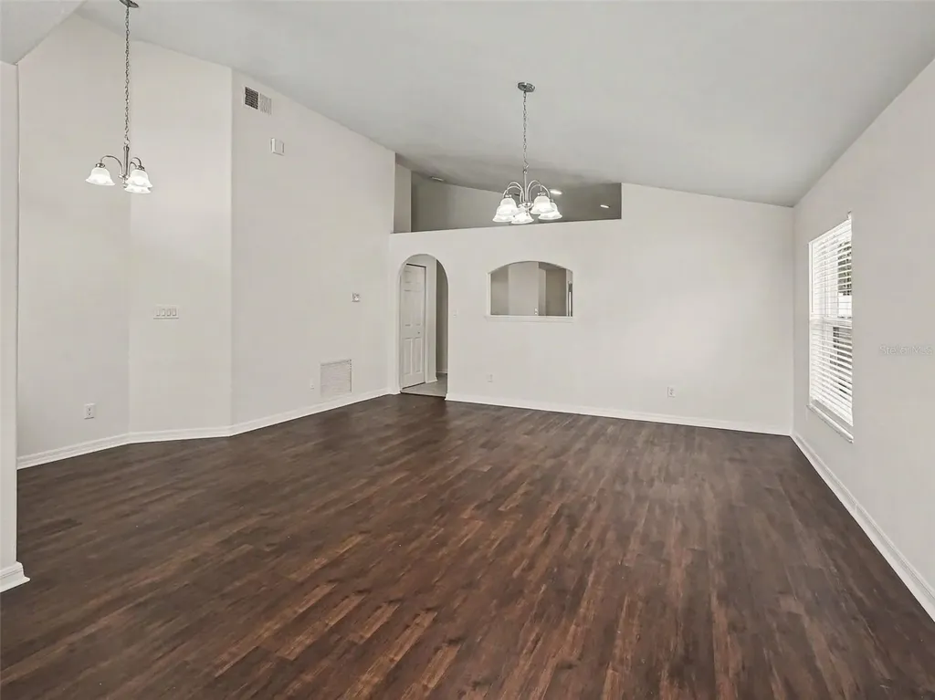 10748 Flycast Circle Orlando FL 32825