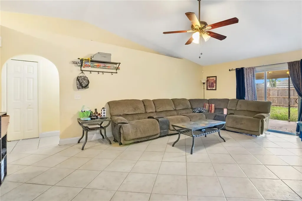 4217 Iveyglen Avenue Orlando FL 32826