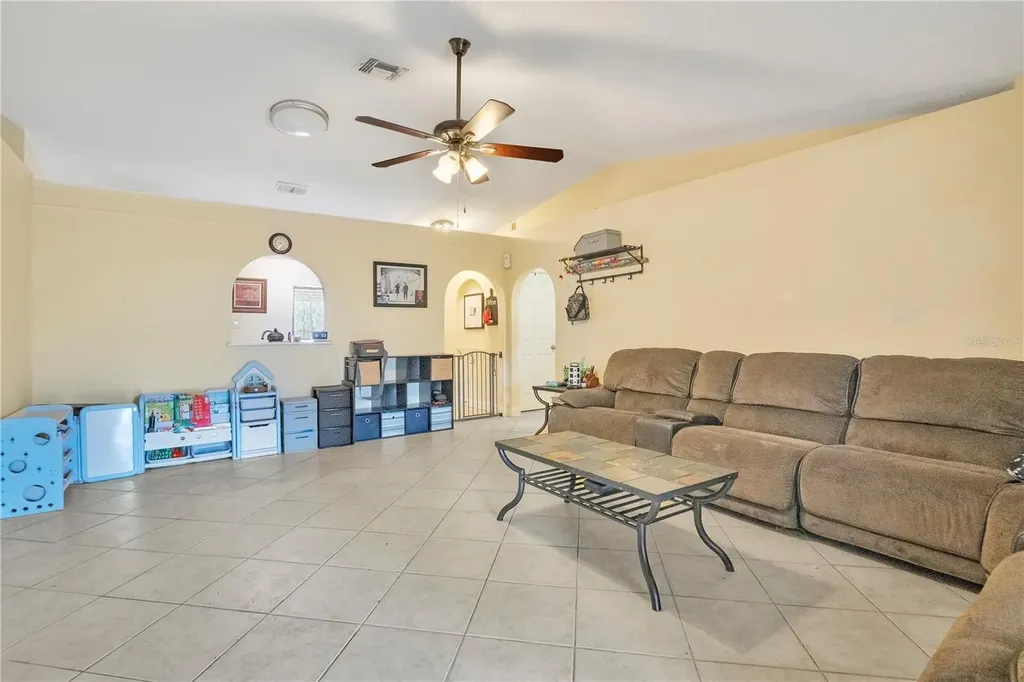 4217 Iveyglen Avenue Orlando FL 32826