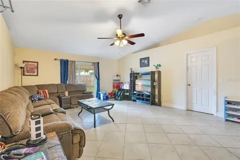 4217 Iveyglen Avenue Orlando FL 32826