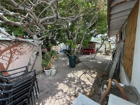 445 E 43rd Street Hialeah FL 33013