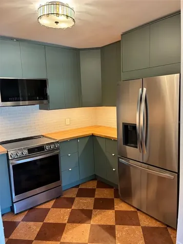 1155 53rd Avenue N St Petersburg FL 33703