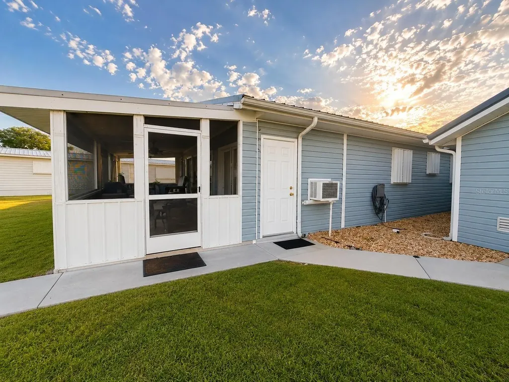 1205 Lisa Lane Okeechobee FL 34974