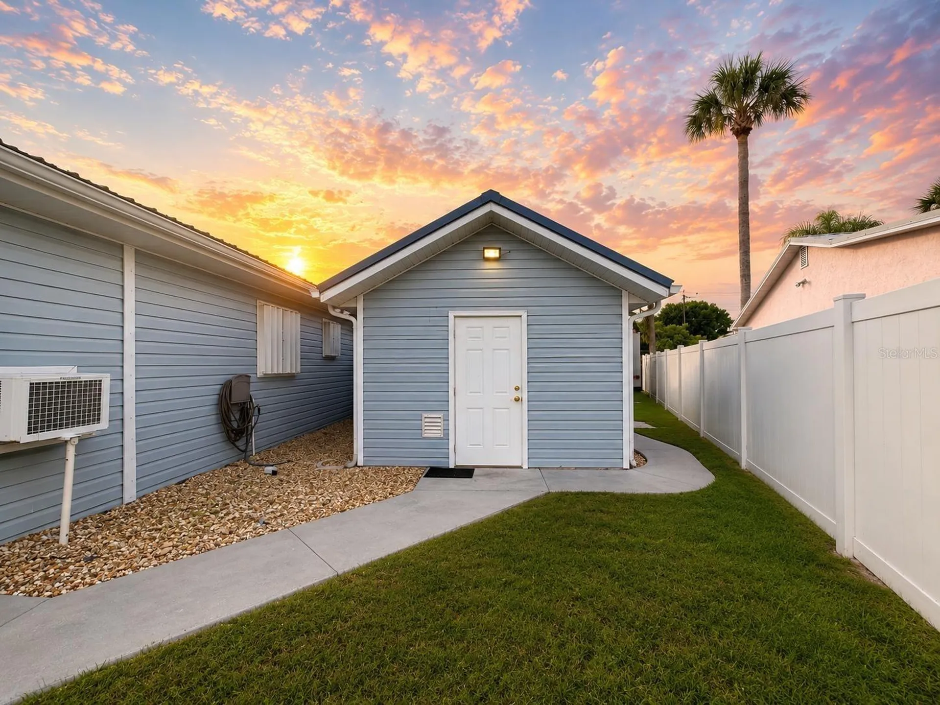 1205 Lisa Lane Okeechobee FL 34974