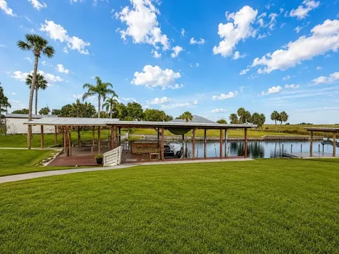 1205 Lisa Lane Okeechobee FL 34974