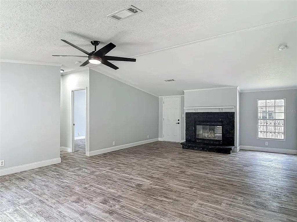 1907 Madre Street New Smyrna Beach FL 32168