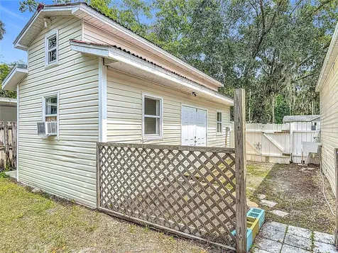 1907 Madre Street New Smyrna Beach FL 32168