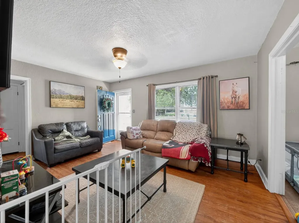 406 S 12th Street Leesburg FL 34748