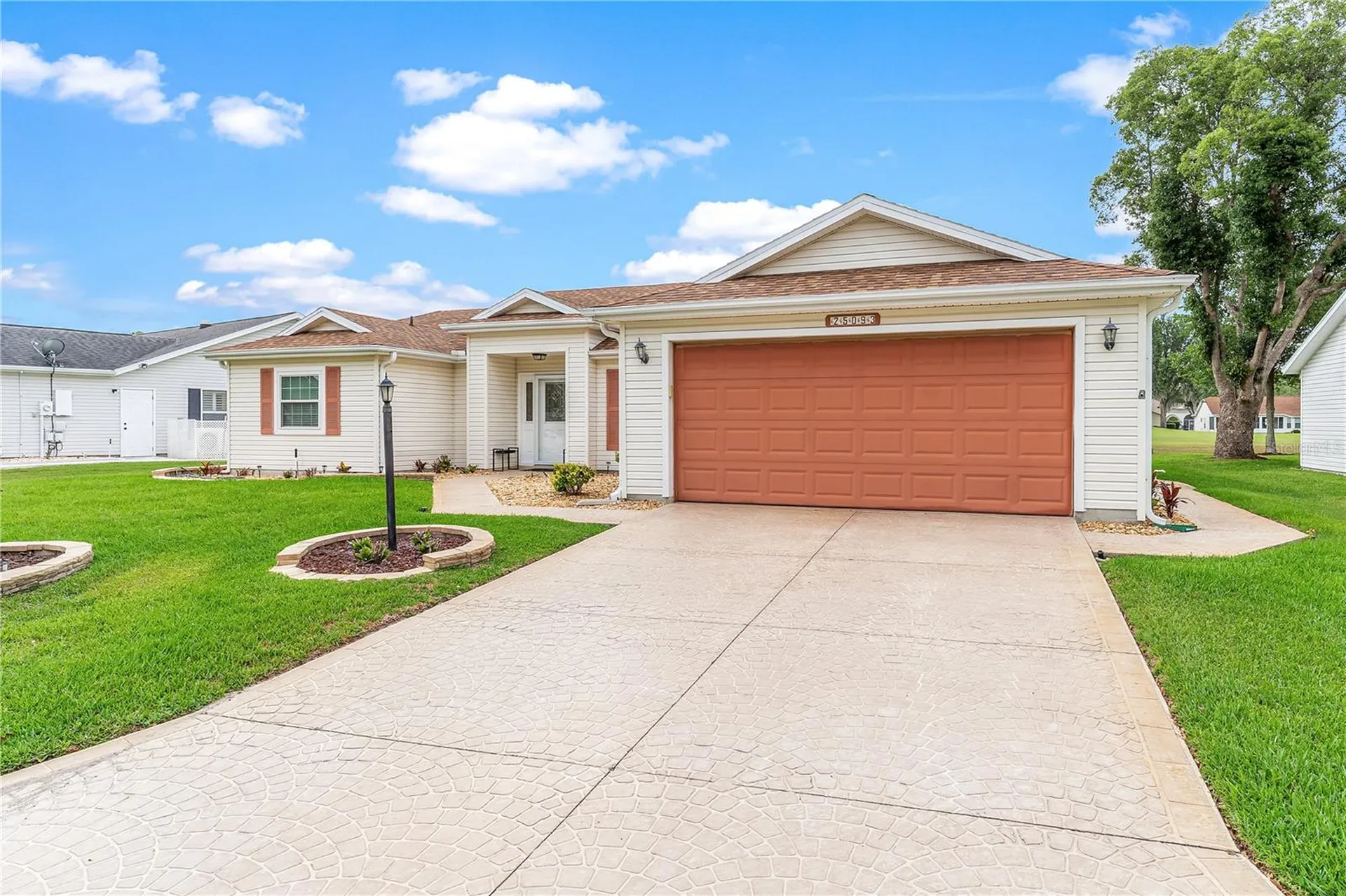 25093 Riverwalk Drive Leesburg FL 34748