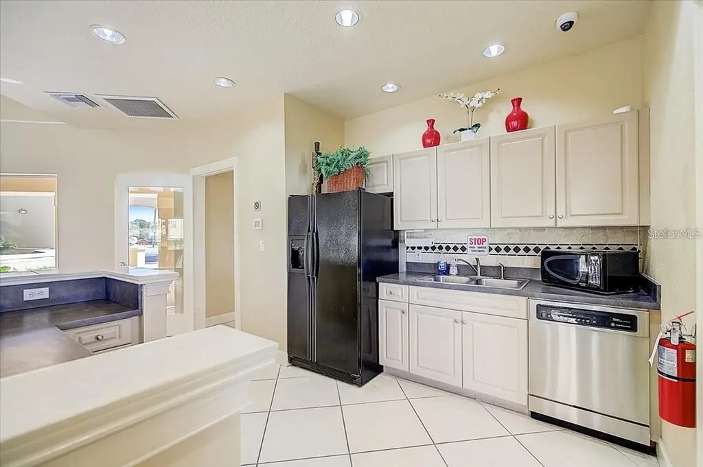 4333 Bayside Village Drive Tampa FL 33615