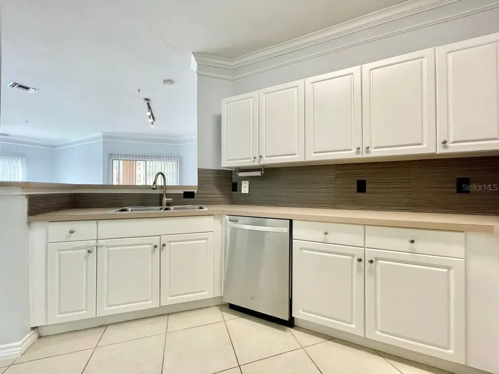 4333 Bayside Village Drive Tampa FL 33615