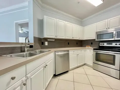 4333 Bayside Village Drive Tampa FL 33615