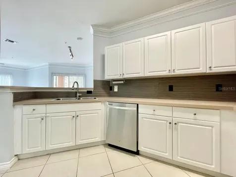 4333 Bayside Village Drive Tampa FL 33615