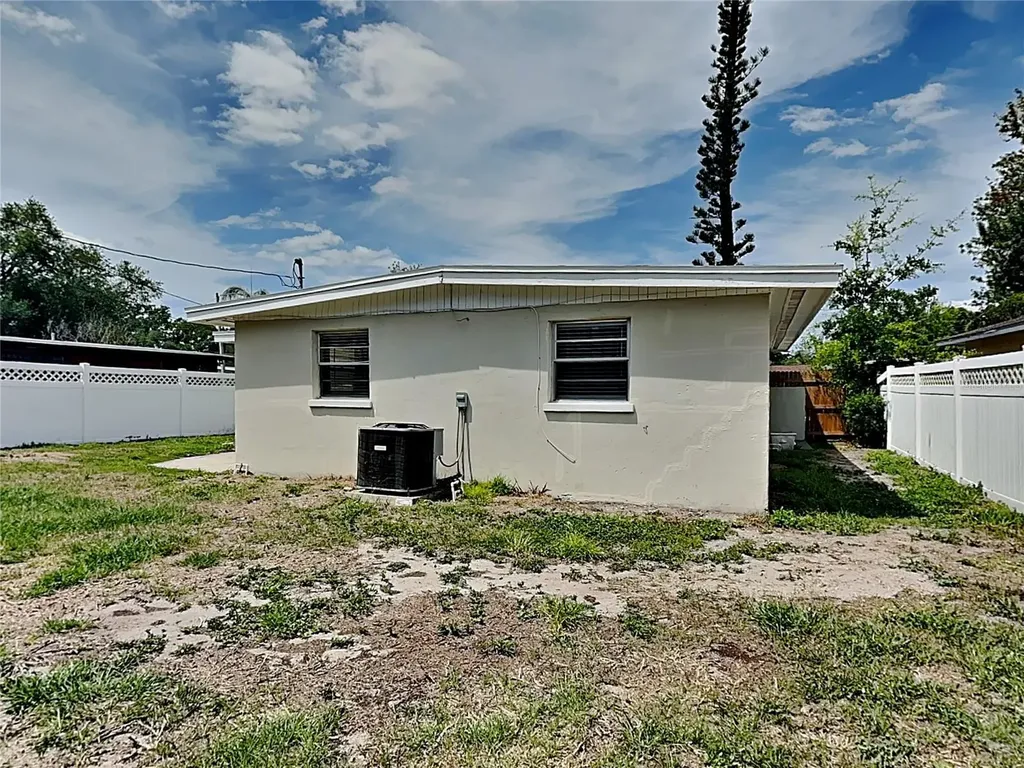 2514 10th Avenue Drive NE Bradenton FL 34208