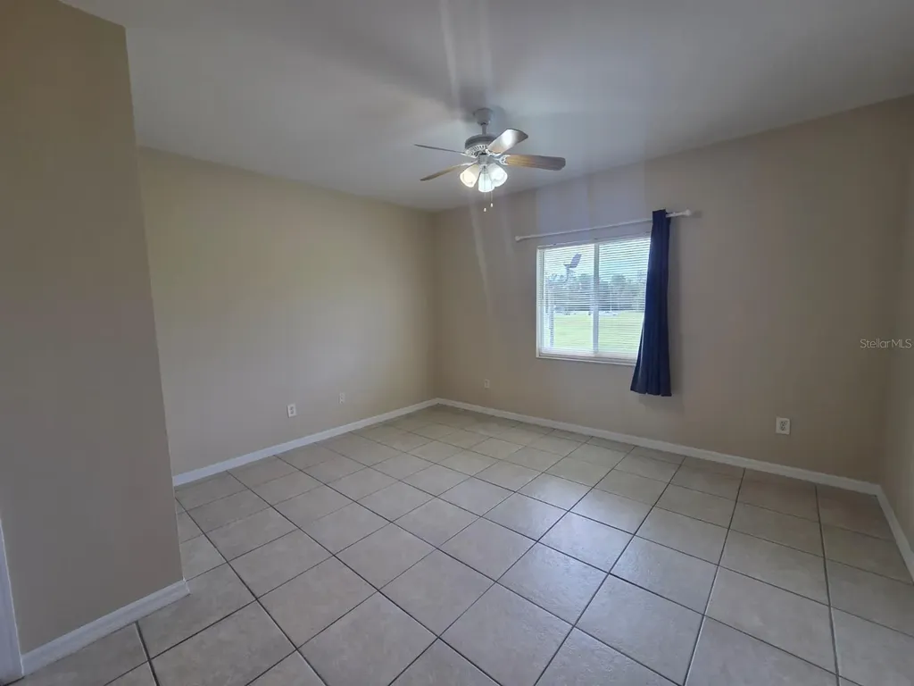 489 Las Cortes Lane Orlando FL 32824