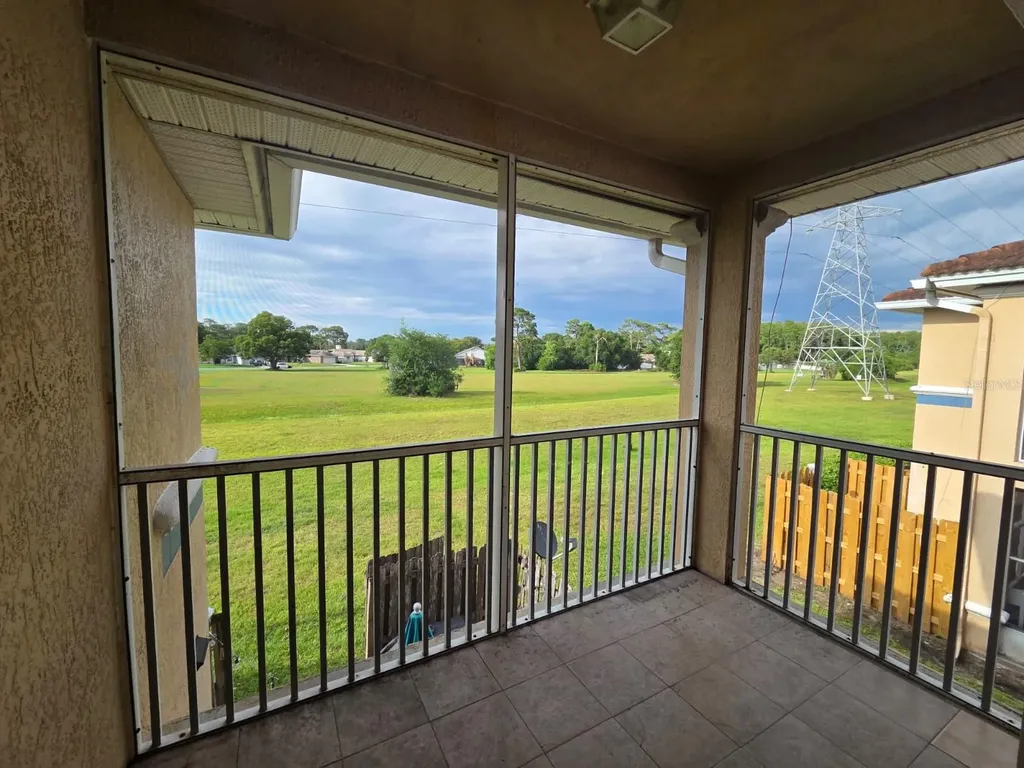 489 Las Cortes Lane Orlando FL 32824